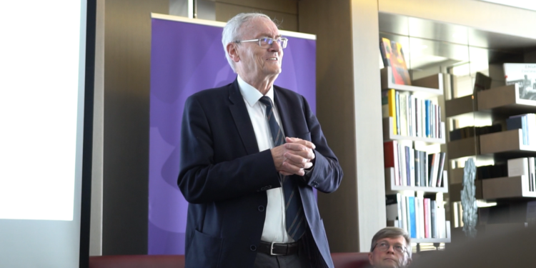 بلاك كافيه مع د. أوغست هانينغ