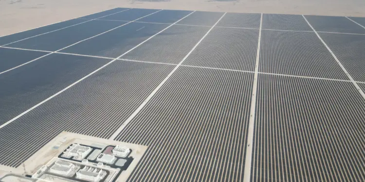 Katar eröffnet zwei Solarstromanlagen mit einer Investition von 631 Millionen US-Dollar