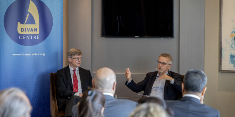 بلاك كوفي مع د. كارل-هاينز كامب