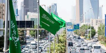 Die saudischen Industrie- und Logistiksektoren tragen 263 Milliarden US-Dollar zum nicht-ölbezogenen BIP im Jahr 2024 bei