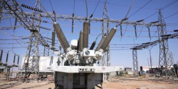 مصر تعتزم تصدير الكهرباء إلى العراق وسوريا ولبنان عبر الأردن بدءاً من 2029