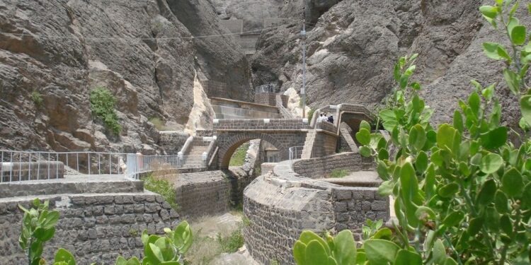 ALECSO nimmt die historischen Zisternen von Aden in die Liste des arabischen Architektur- und Bauderbes auf